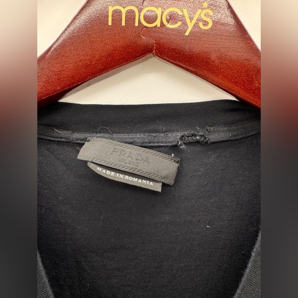 Prada V-neck Black T-shirt Small
there are defects, see photo - Picture 2 of 5